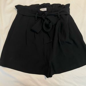 Aritzia Babaton Willis Shorts